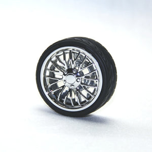 Handsomely Designed Over-Sized Spinning Tire Rim Aromatherapy Car Vent Clip